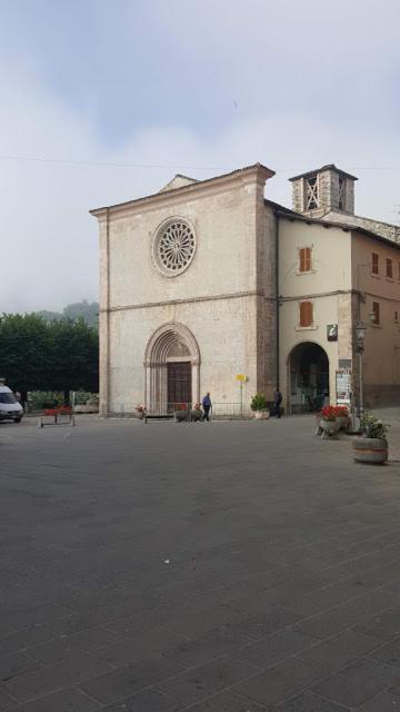 Hotel Centrale Cascia Esterno foto