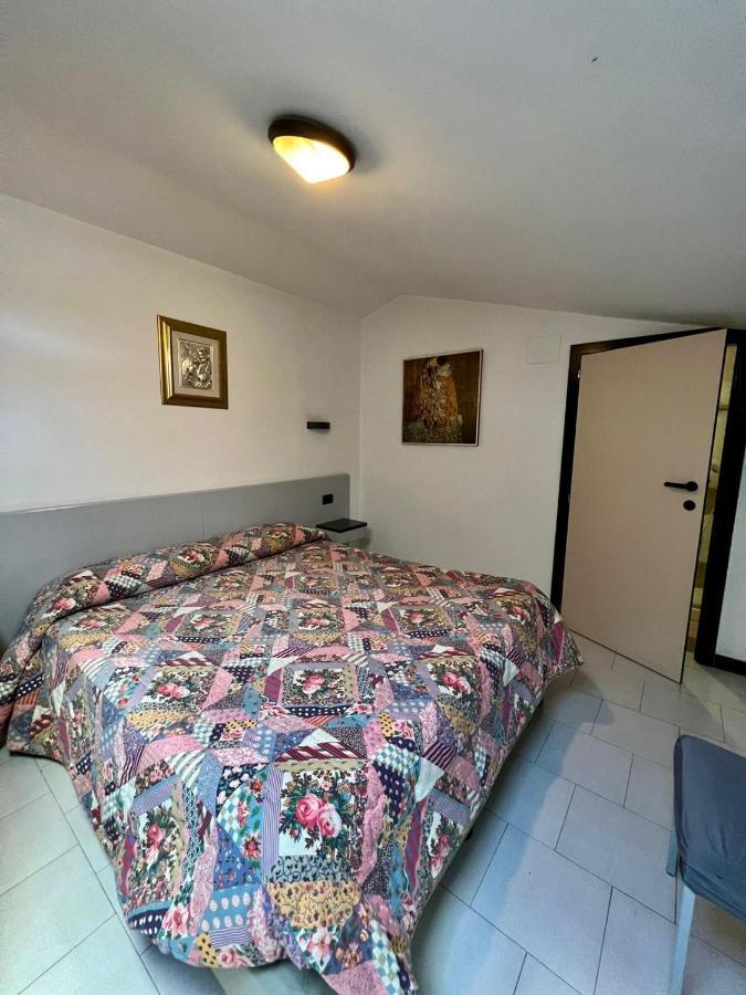 Hotel Centrale Cascia Esterno foto