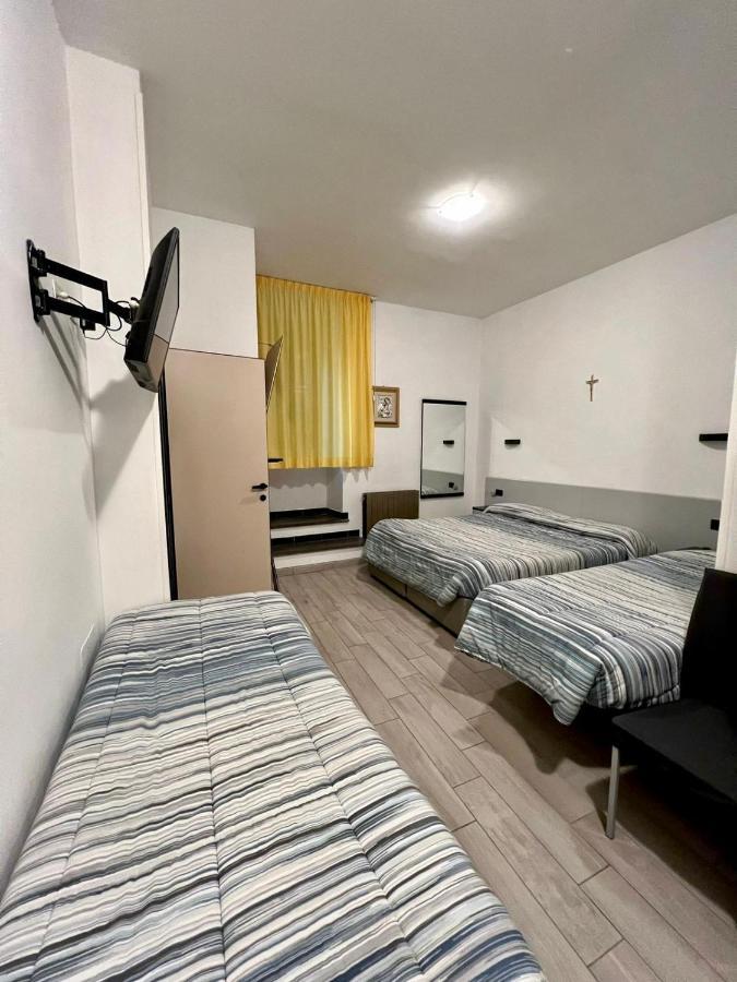 Hotel Centrale Cascia Esterno foto
