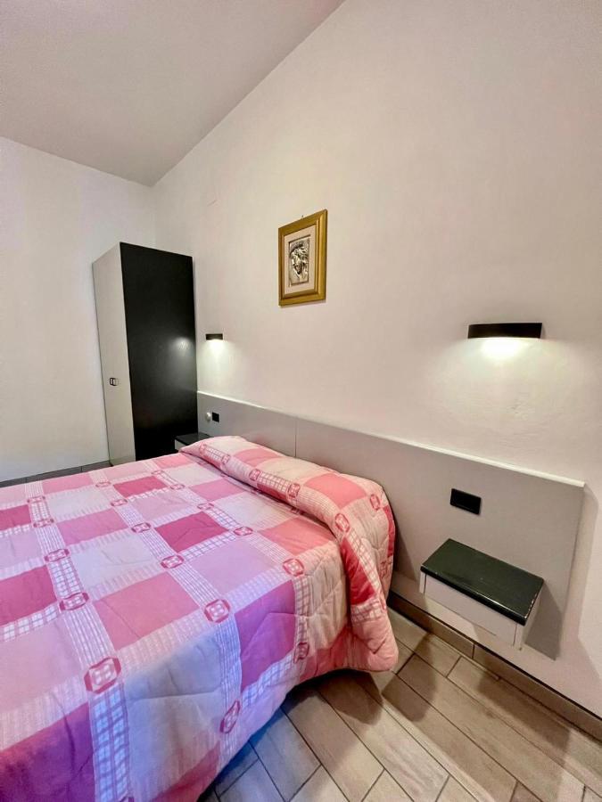 Hotel Centrale Cascia Esterno foto